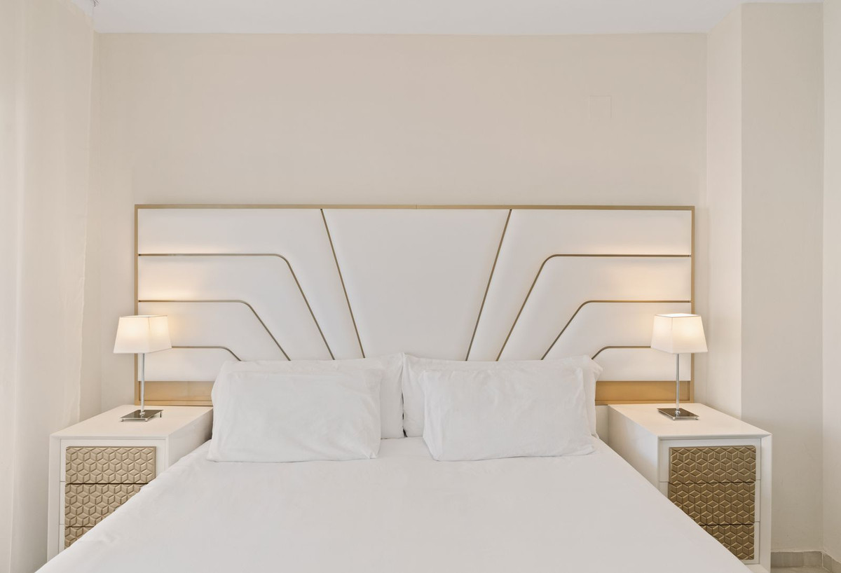2 Bed Apartment for sale in Calahonda Costa Del Sol, Málaga, Spain