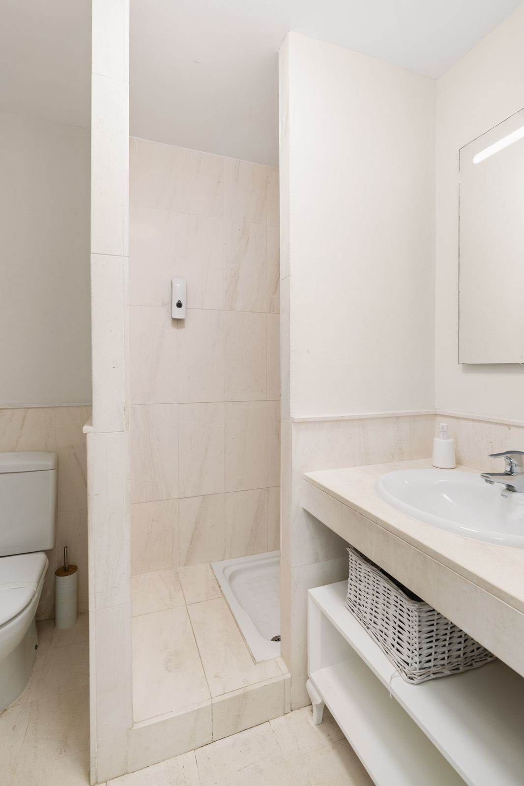 2 Bed Apartment for sale in Calahonda Costa Del Sol, Málaga, Spain