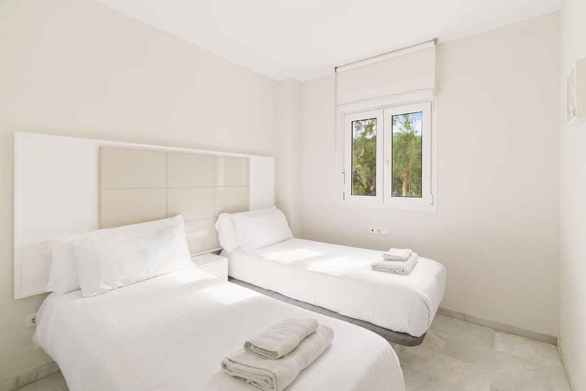 2 Bed Apartment for sale in Calahonda Costa Del Sol, Málaga, Spain
