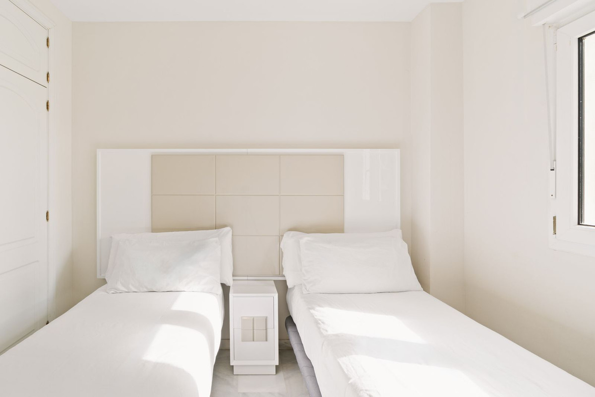 2 Bed Apartment for sale in Calahonda Costa Del Sol, Málaga, Spain