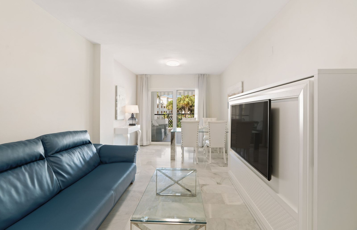 2 Bed Apartment for sale in Calahonda Costa Del Sol, Málaga, Spain