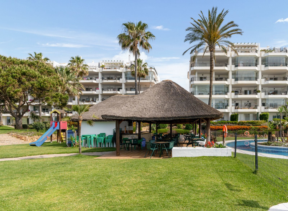2 Bed Apartment for sale in Calahonda Costa Del Sol, Málaga, Spain