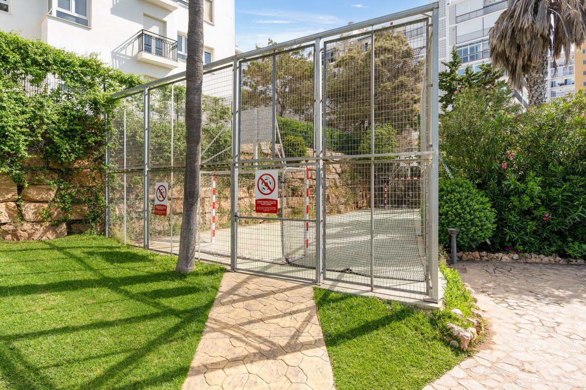 2 Bed Apartment for sale in Calahonda Costa Del Sol, Málaga, Spain