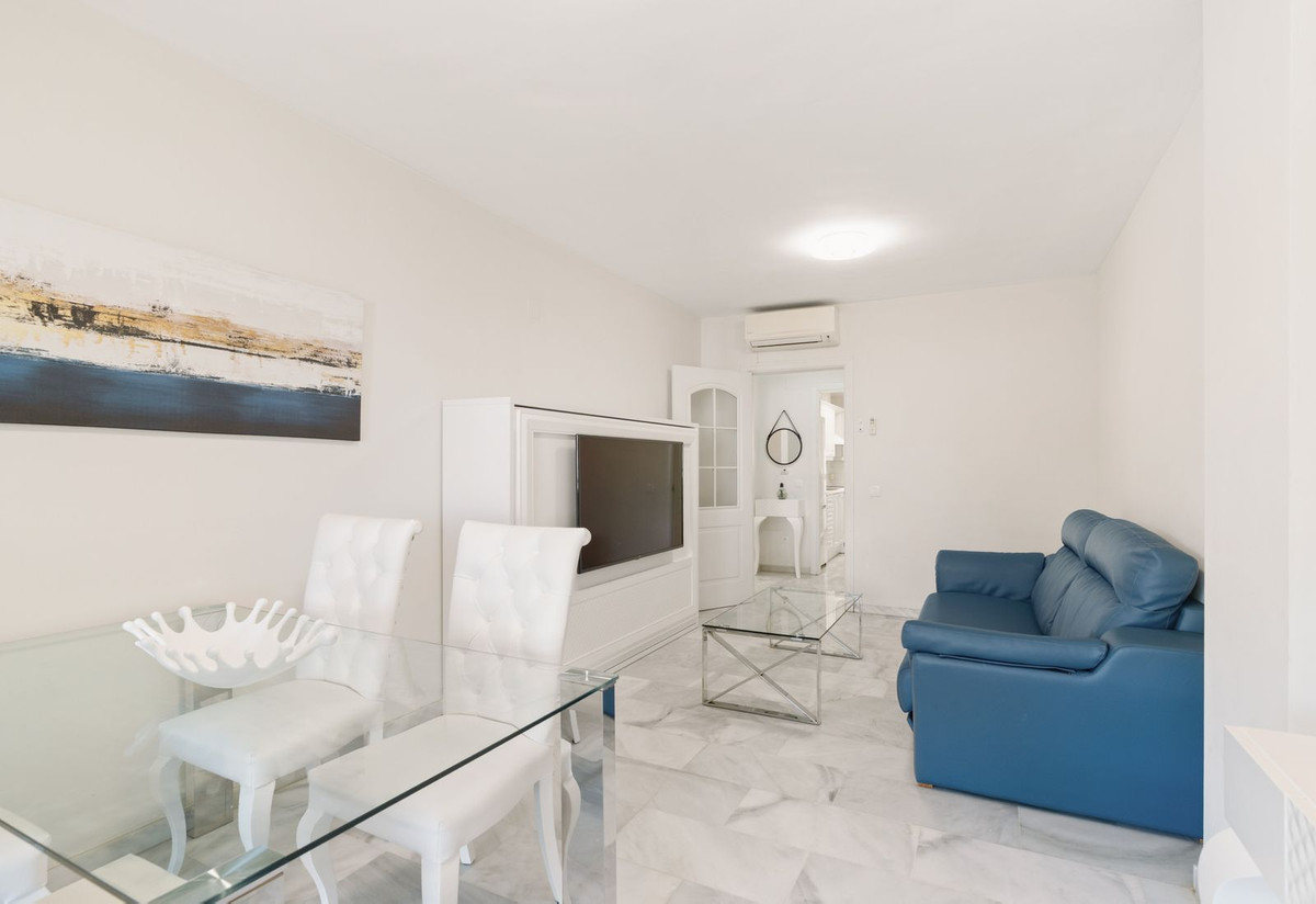 2 Bed Apartment for sale in Calahonda Costa Del Sol, Málaga, Spain