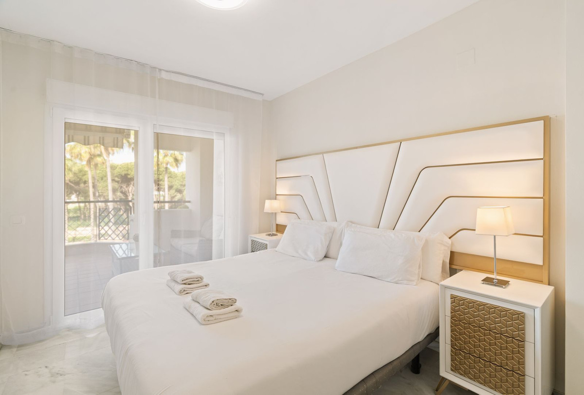 2 Bed Apartment for sale in Calahonda Costa Del Sol, Málaga, Spain