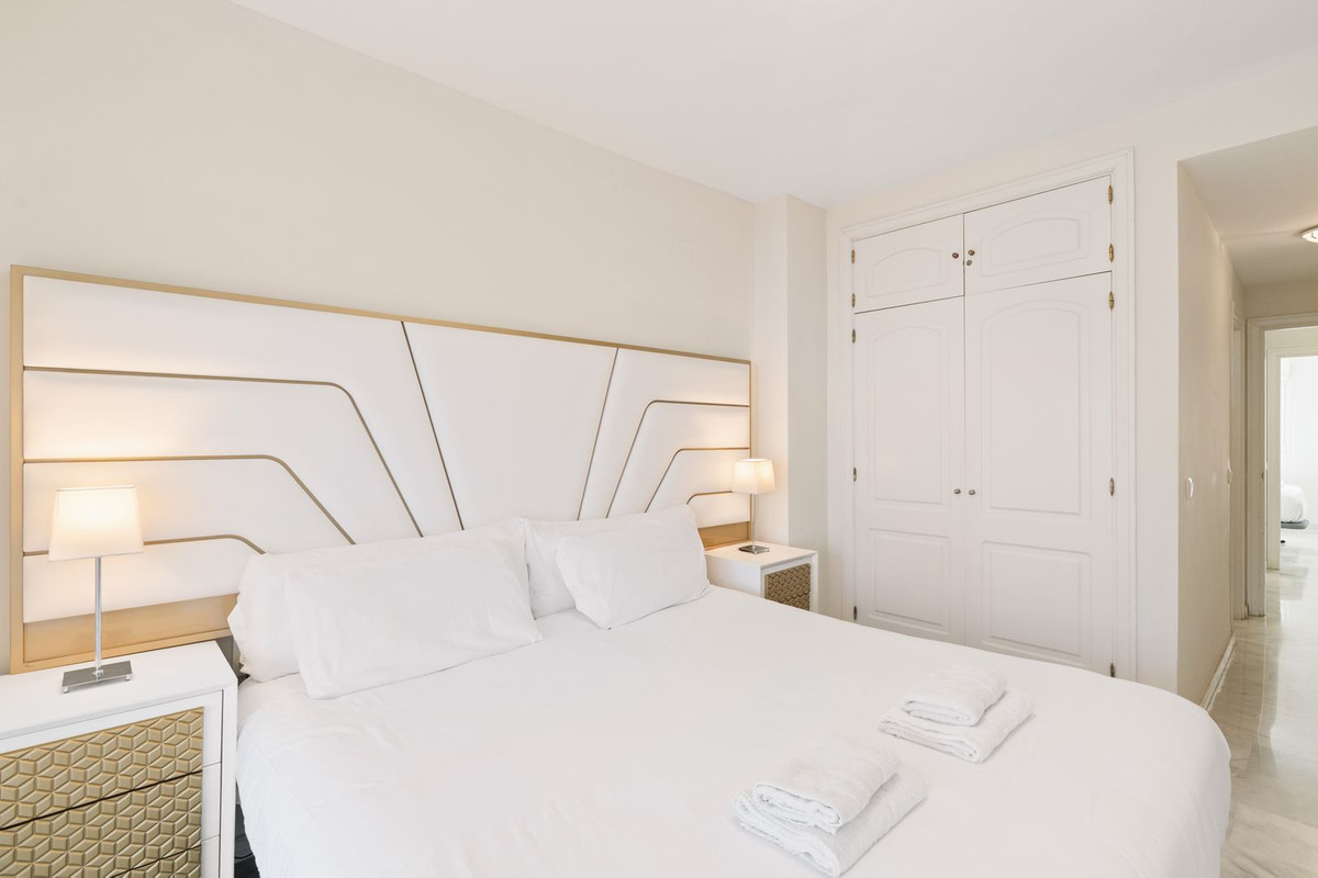 2 Bed Apartment for sale in Calahonda Costa Del Sol, Málaga, Spain