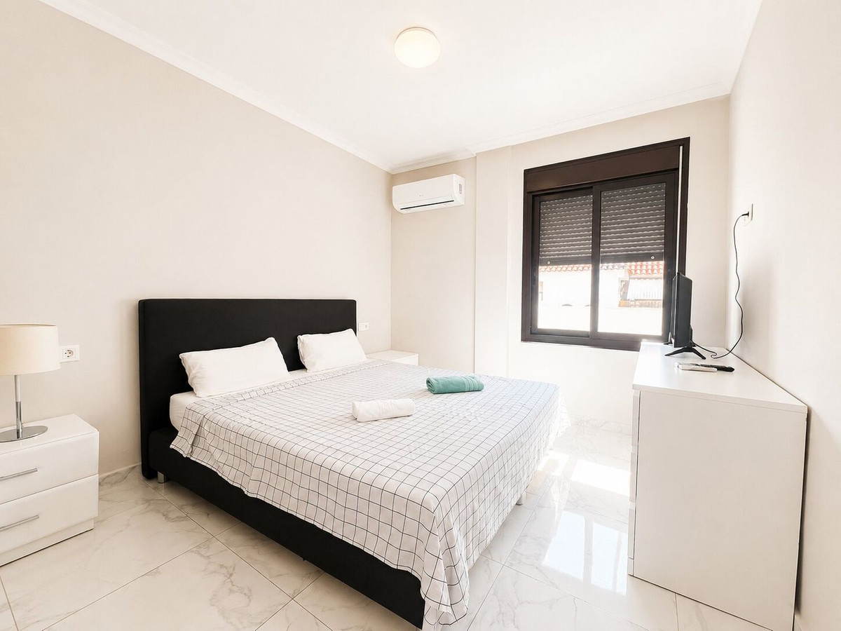 3 Bed Apartment for sale in Nueva Andalucía Costa Del Sol, Málaga, Spain