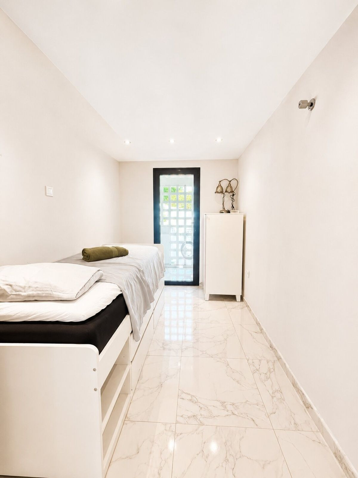 3 Bed Apartment for sale in Nueva Andalucía Costa Del Sol, Málaga, Spain