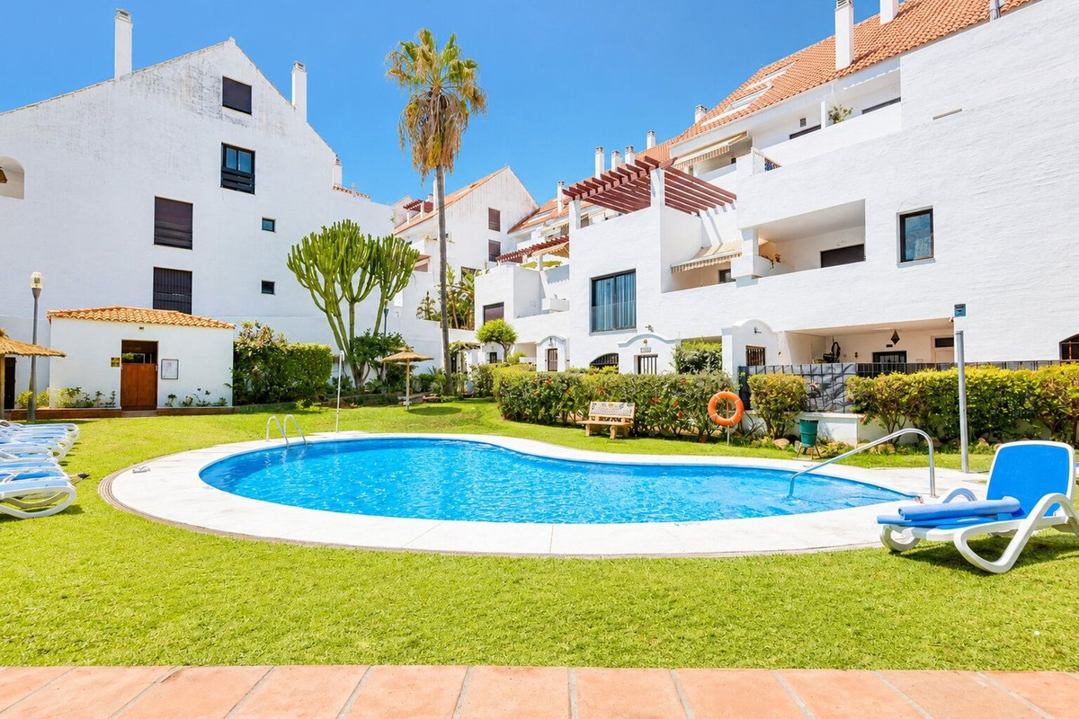 3 Bed Apartment for sale in Nueva Andalucía Costa Del Sol, Málaga, Spain