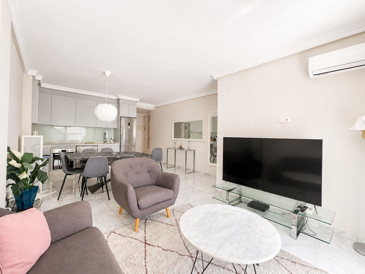 3 Bed Apartment for sale in Nueva Andalucía Costa Del Sol, Málaga, Spain