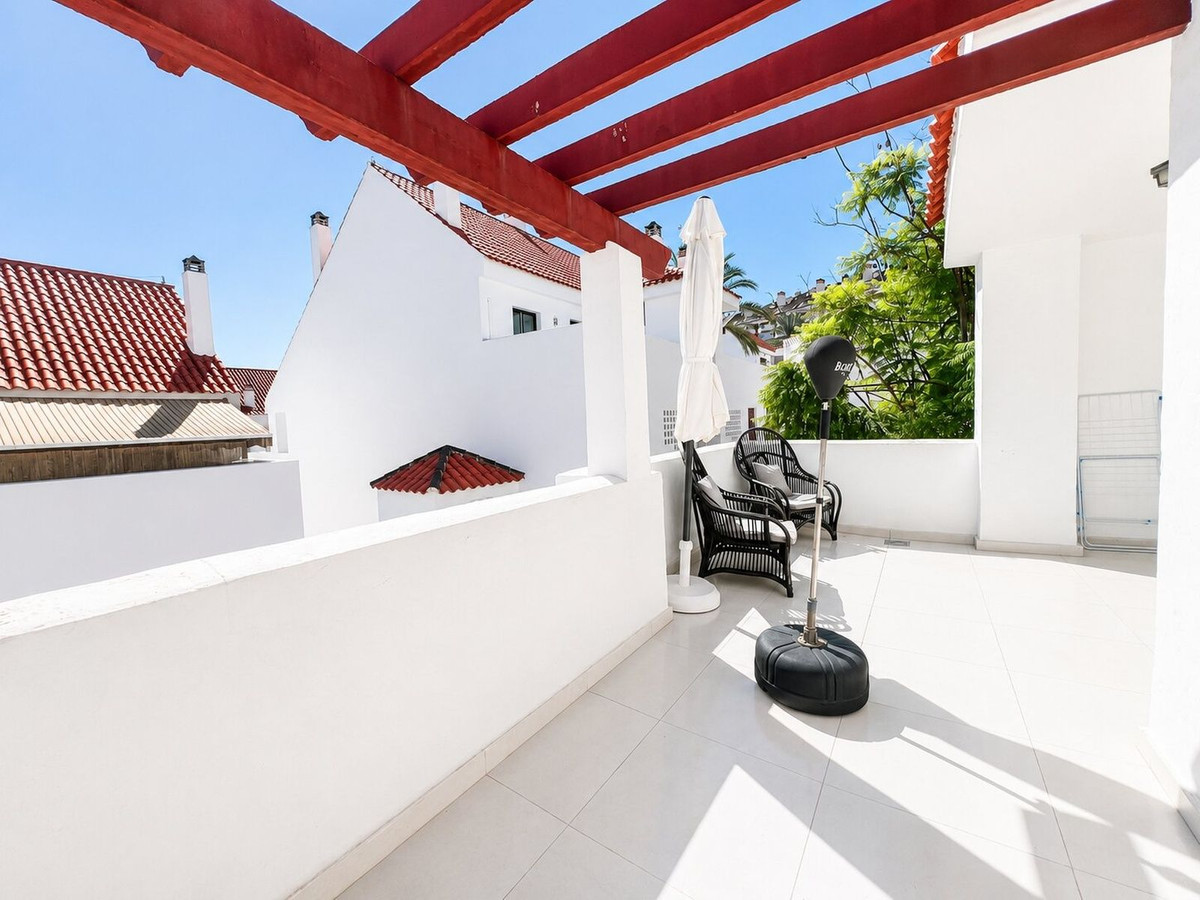 3 Bed Apartment for sale in Nueva Andalucía Costa Del Sol, Málaga, Spain