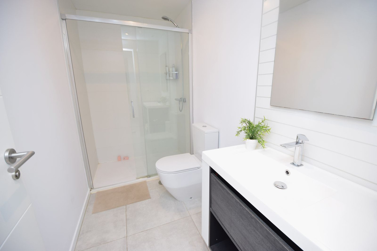 Se vende Apartamento Planta Baja de 3 dormitorios en Costa Del Sol, Málaga, España