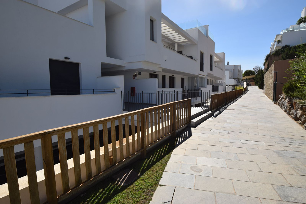 Se vende Apartamento Planta Baja de 3 dormitorios en Costa Del Sol, Málaga, España