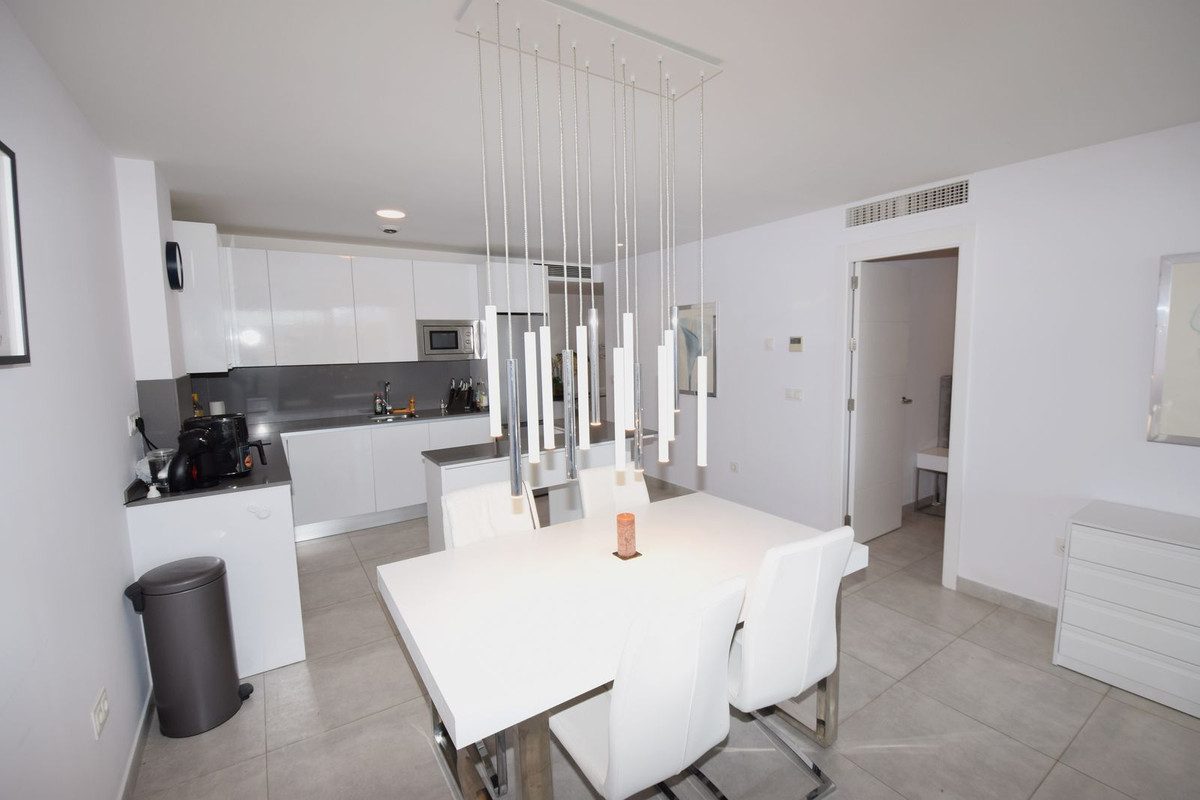 Se vende Apartamento Planta Baja de 3 dormitorios en Costa Del Sol, Málaga, España