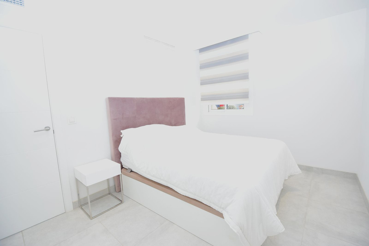 Se vende Apartamento Planta Baja de 3 dormitorios en Costa Del Sol, Málaga, España