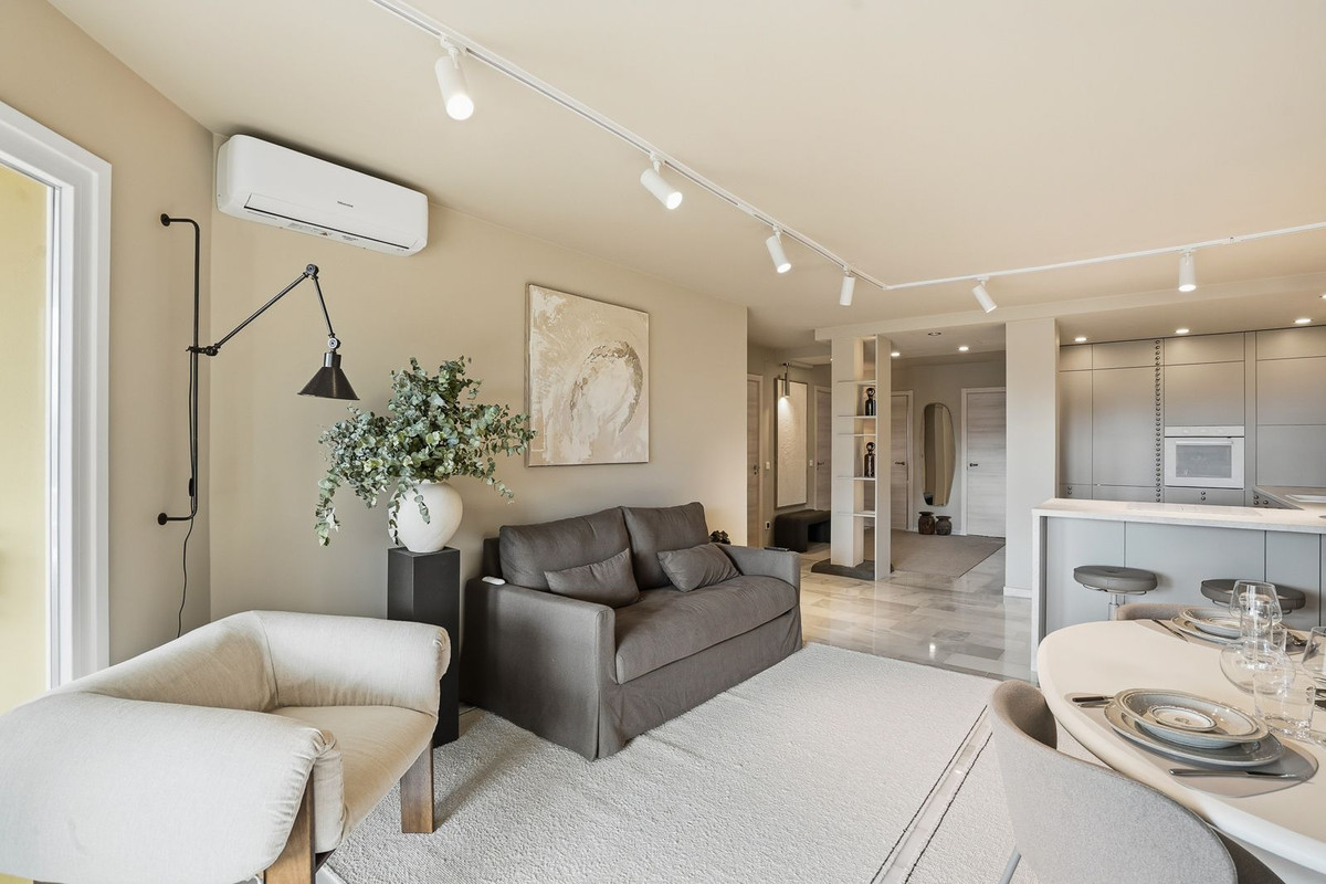 3 Bed Apartment for sale in Calahonda Costa Del Sol, Málaga, Spain