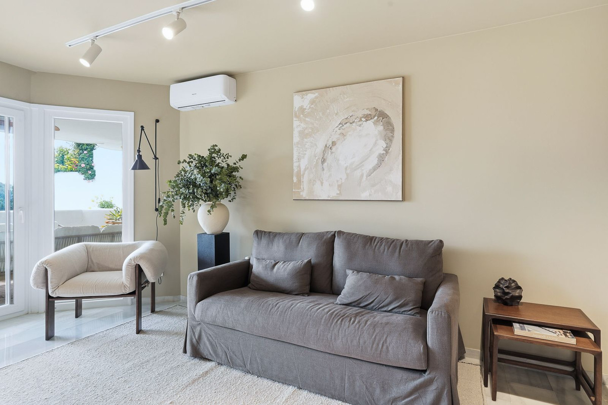 3 Bed Apartment for sale in Calahonda Costa Del Sol, Málaga, Spain