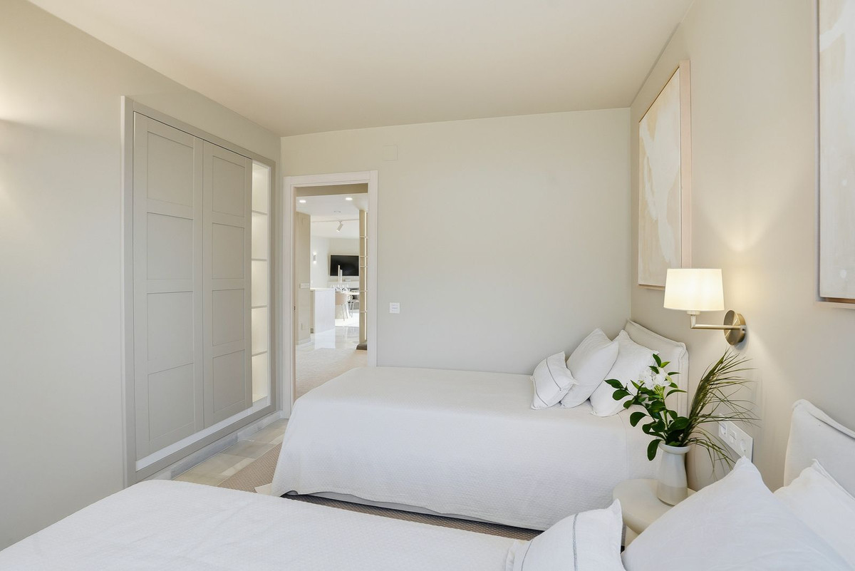 3 Bed Apartment for sale in Calahonda Costa Del Sol, Málaga, Spain