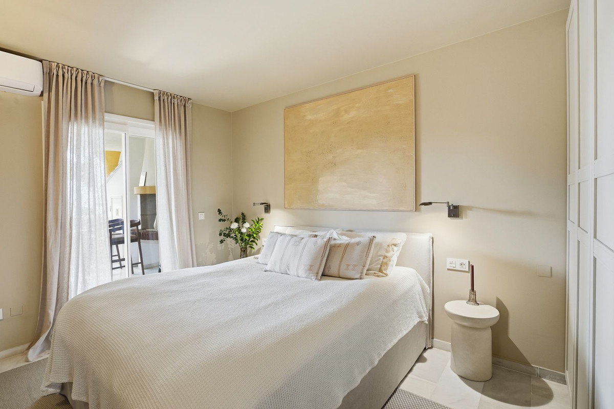 3 Bed Apartment for sale in Calahonda Costa Del Sol, Málaga, Spain