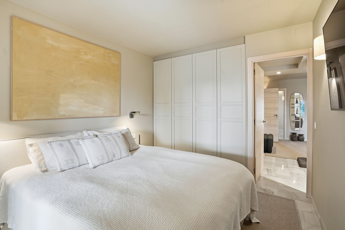 3 Bed Apartment for sale in Calahonda Costa Del Sol, Málaga, Spain