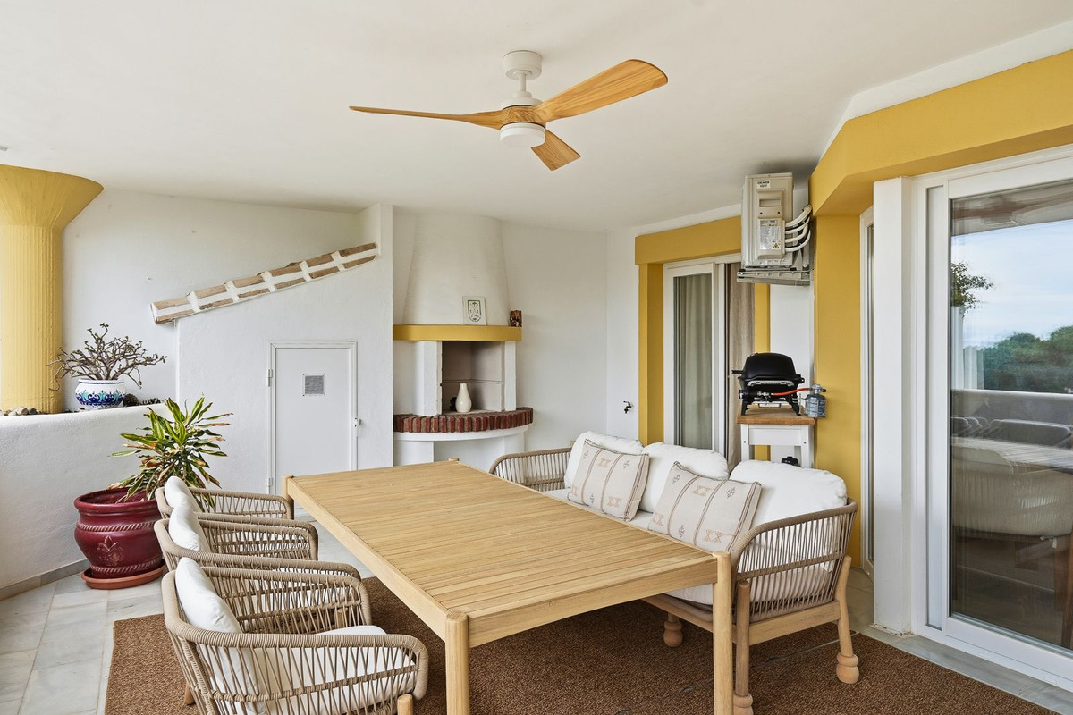 3 Bed Apartment for sale in Calahonda Costa Del Sol, Málaga, Spain
