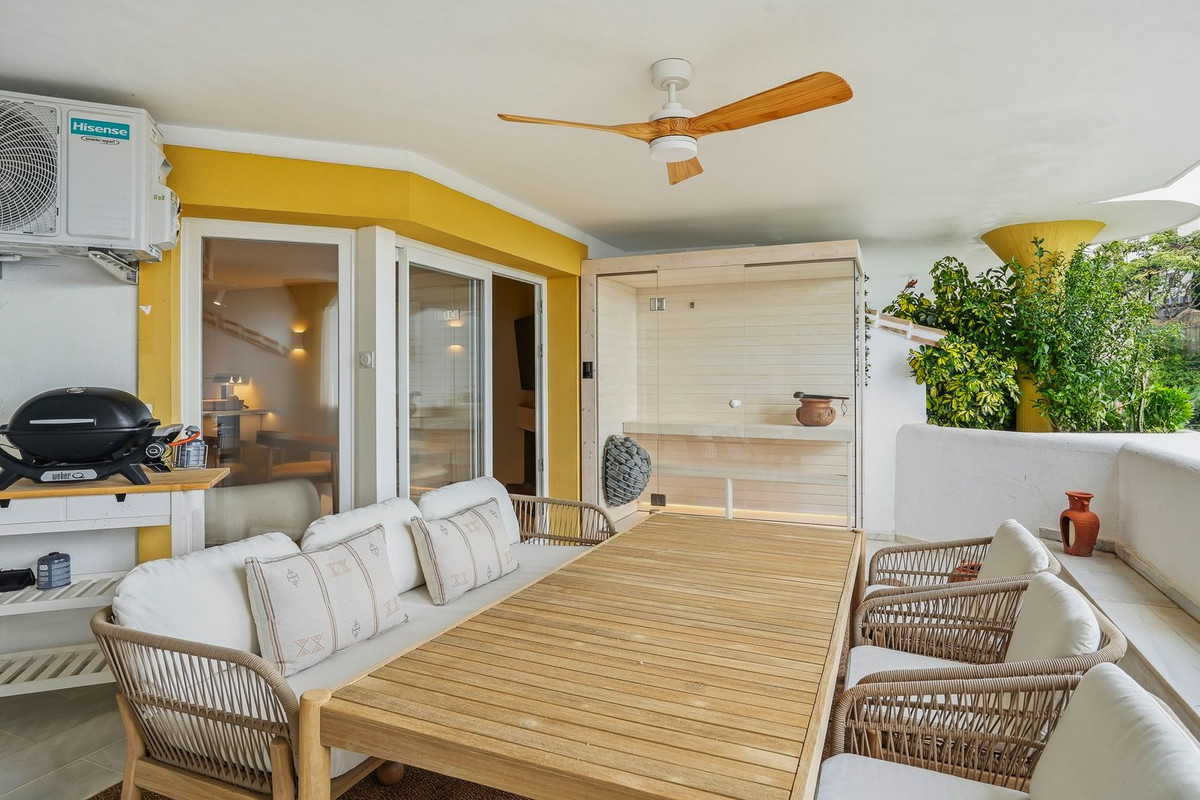 3 Bed Apartment for sale in Calahonda Costa Del Sol, Málaga, Spain