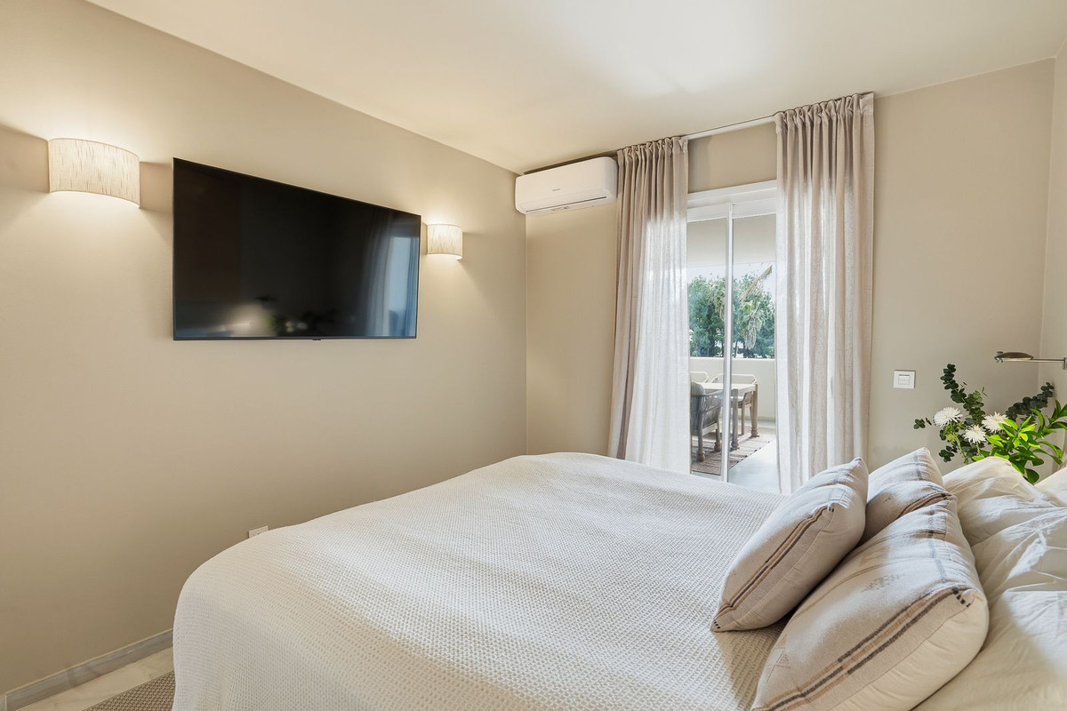 3 Bed Apartment for sale in Calahonda Costa Del Sol, Málaga, Spain