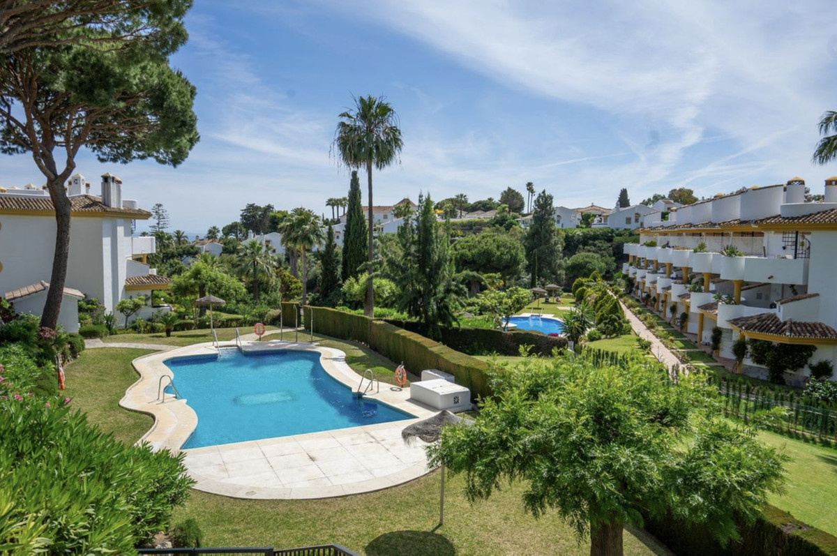 3 Bed Apartment for sale in Calahonda Costa Del Sol, Málaga, Spain