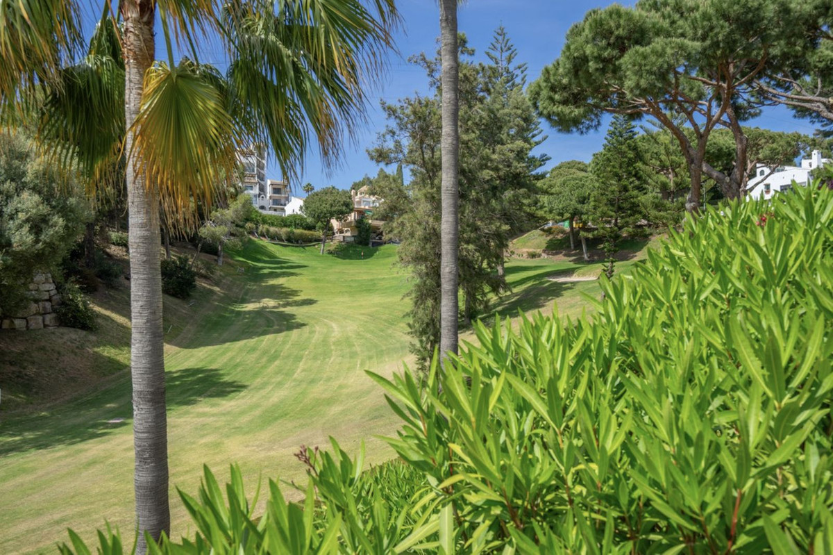 3 Bed Apartment for sale in Calahonda Costa Del Sol, Málaga, Spain
