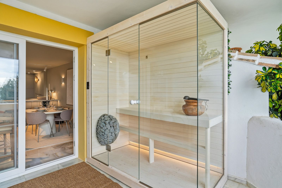 3 Bed Apartment for sale in Calahonda Costa Del Sol, Málaga, Spain