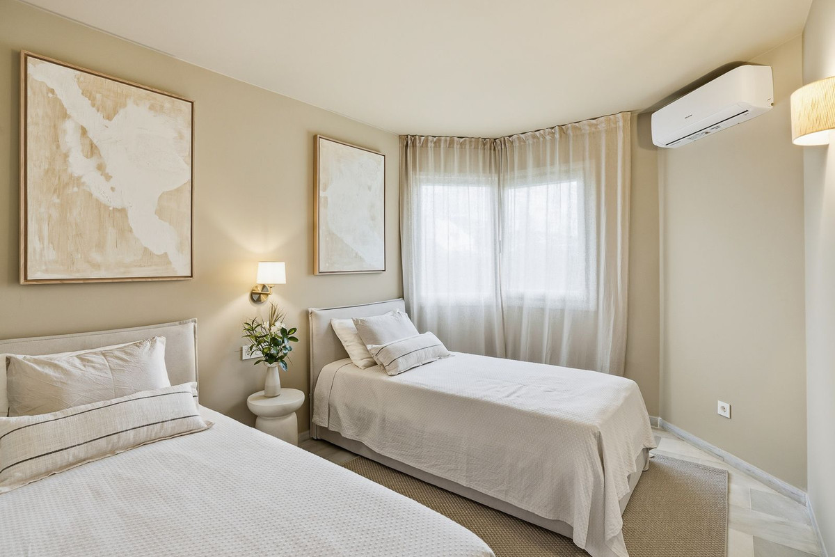 3 Bed Apartment for sale in Calahonda Costa Del Sol, Málaga, Spain