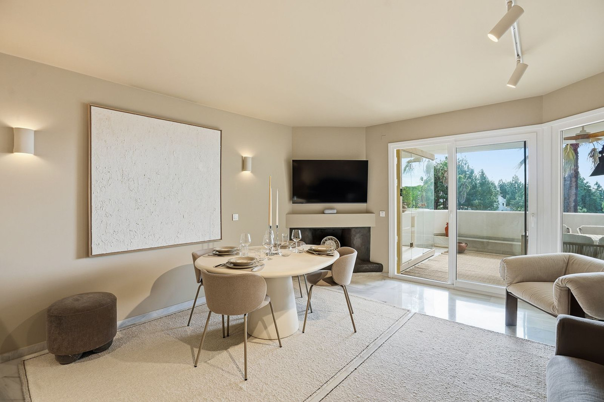3 Bed Apartment for sale in Calahonda Costa Del Sol, Málaga, Spain
