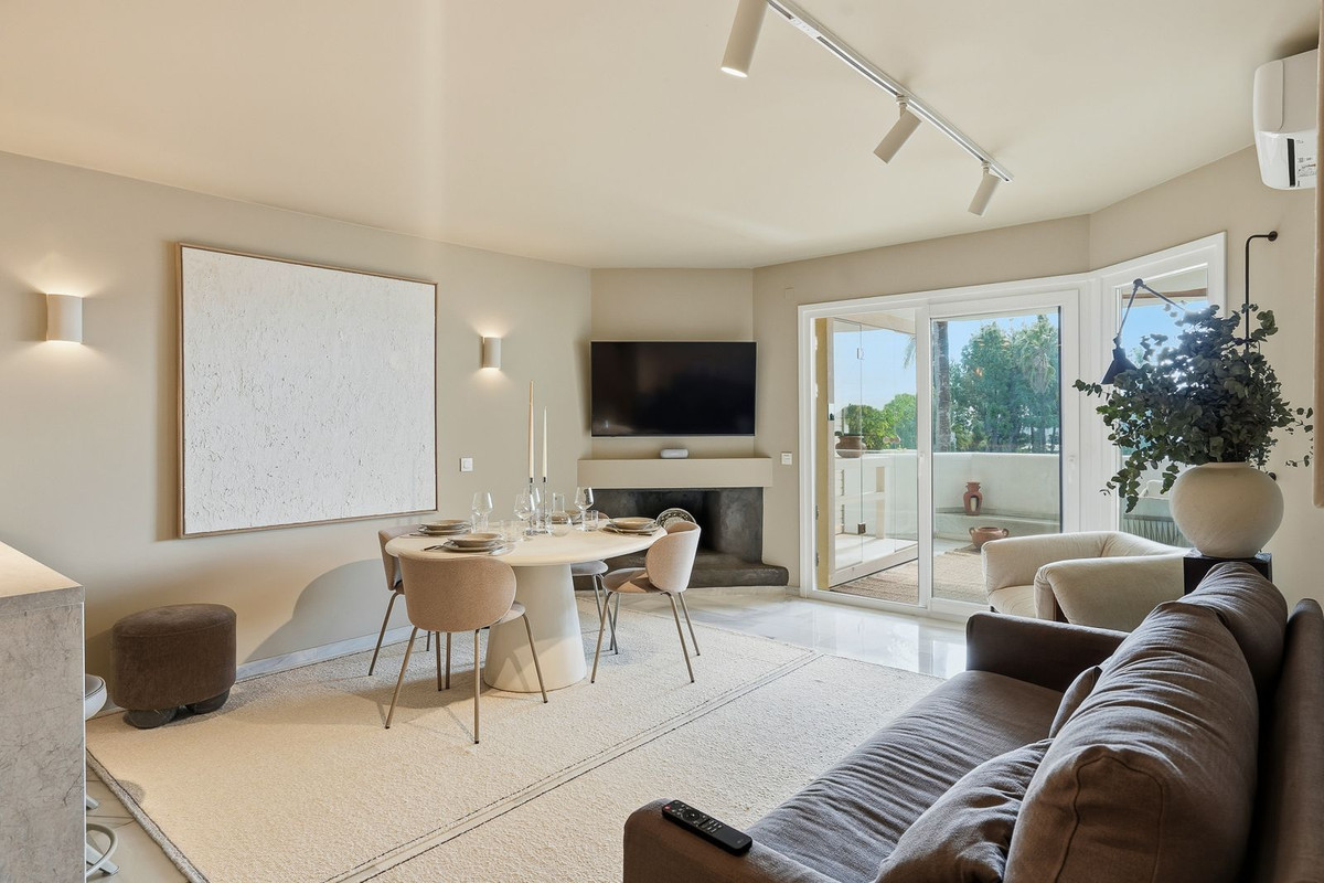 3 Bed Apartment for sale in Calahonda Costa Del Sol, Málaga, Spain