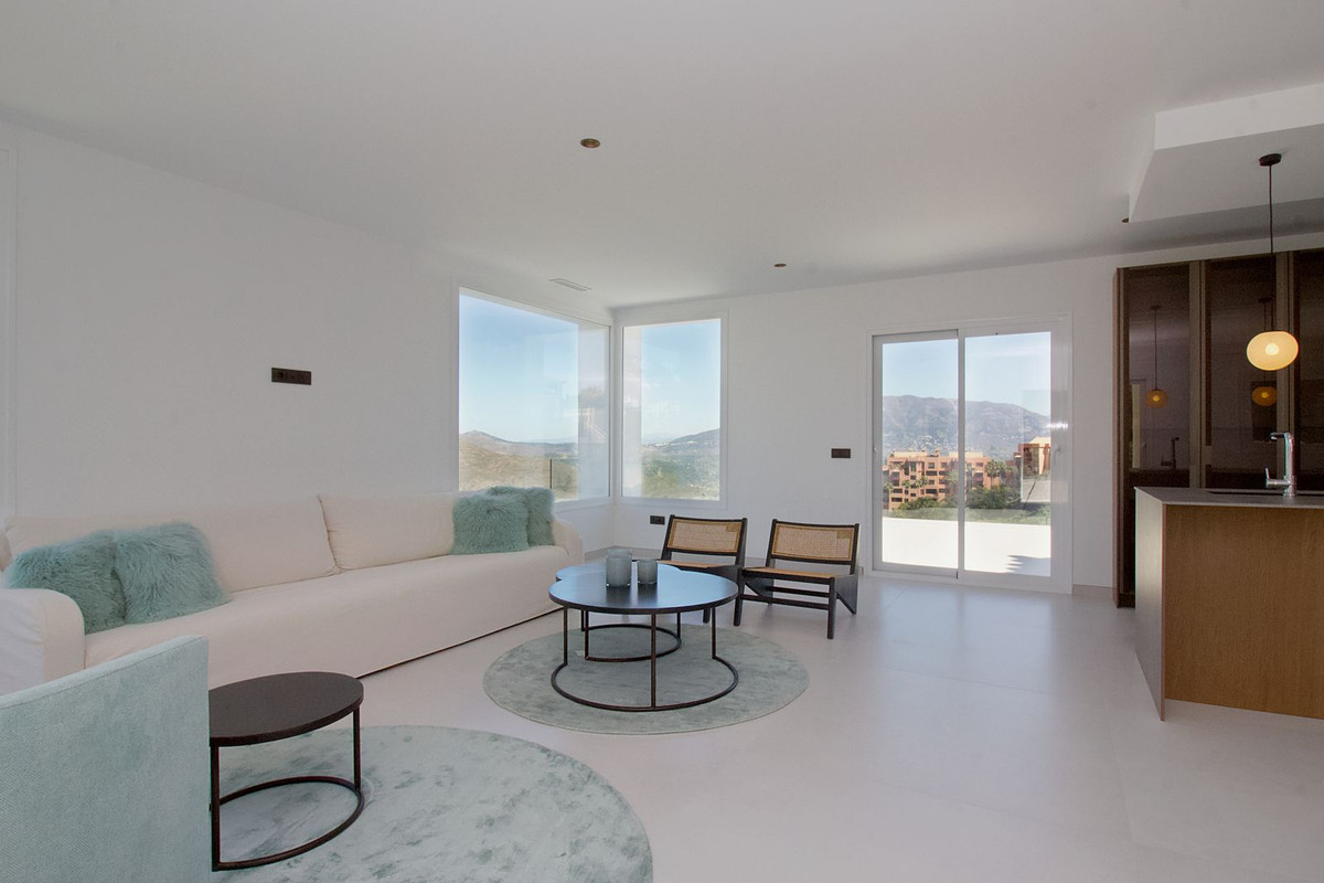 4 Bed Townhouse for sale in La Mairena Costa Del Sol, Málaga, Spain