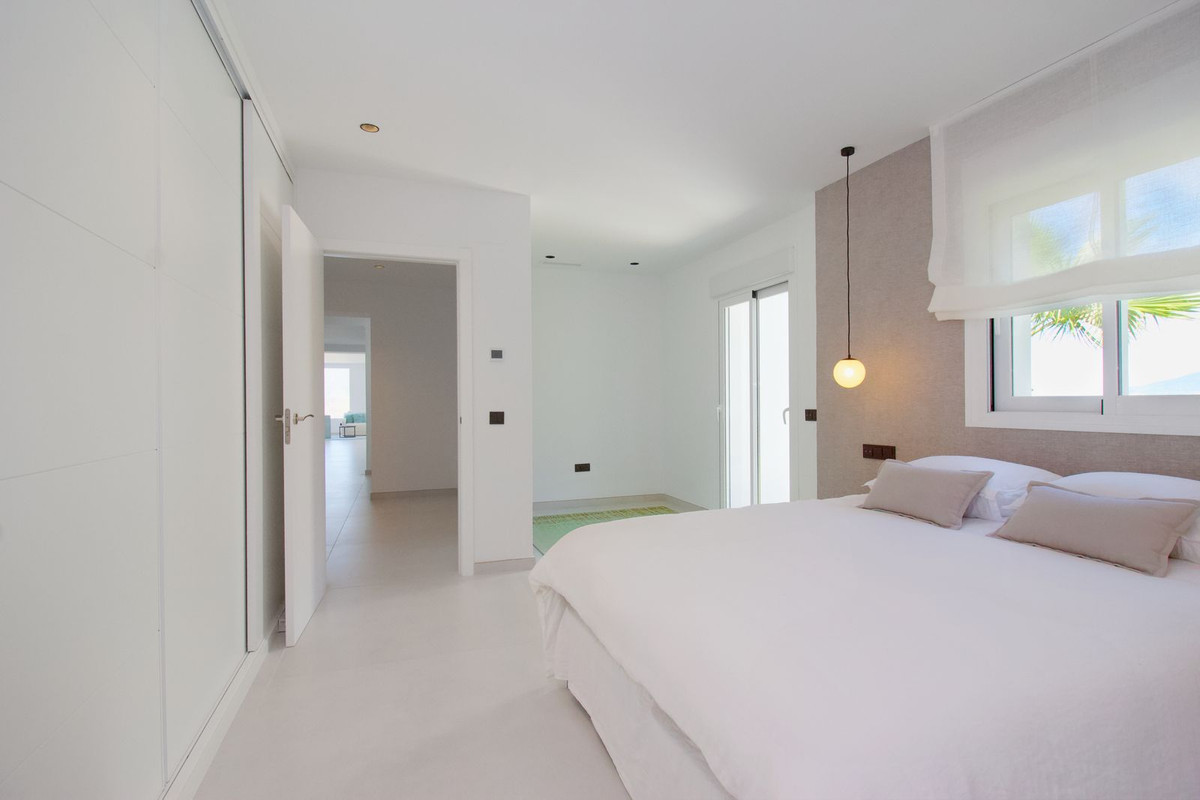 4 Bed Townhouse for sale in La Mairena Costa Del Sol, Málaga, Spain