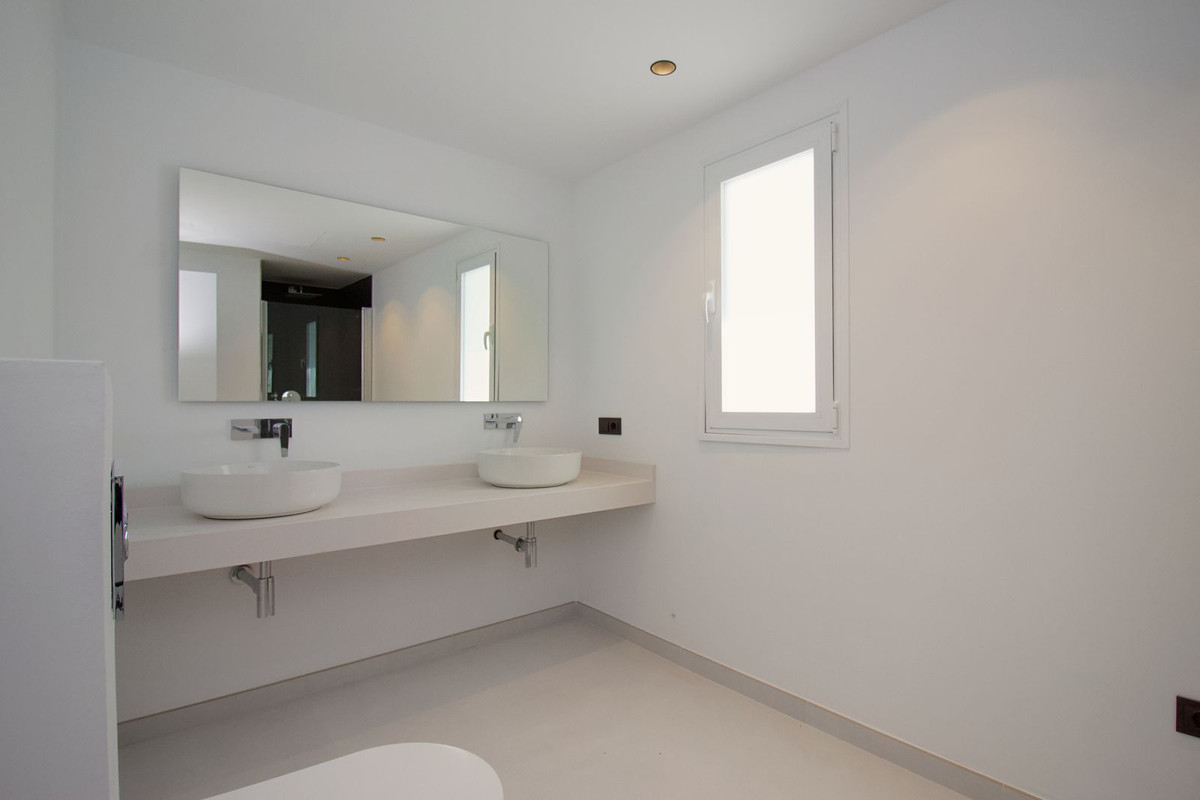 4 Bed Townhouse for sale in La Mairena Costa Del Sol, Málaga, Spain