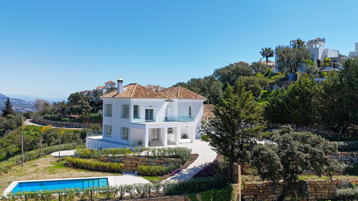 4 Bed Townhouse for sale in La Mairena Costa Del Sol, Málaga, Spain