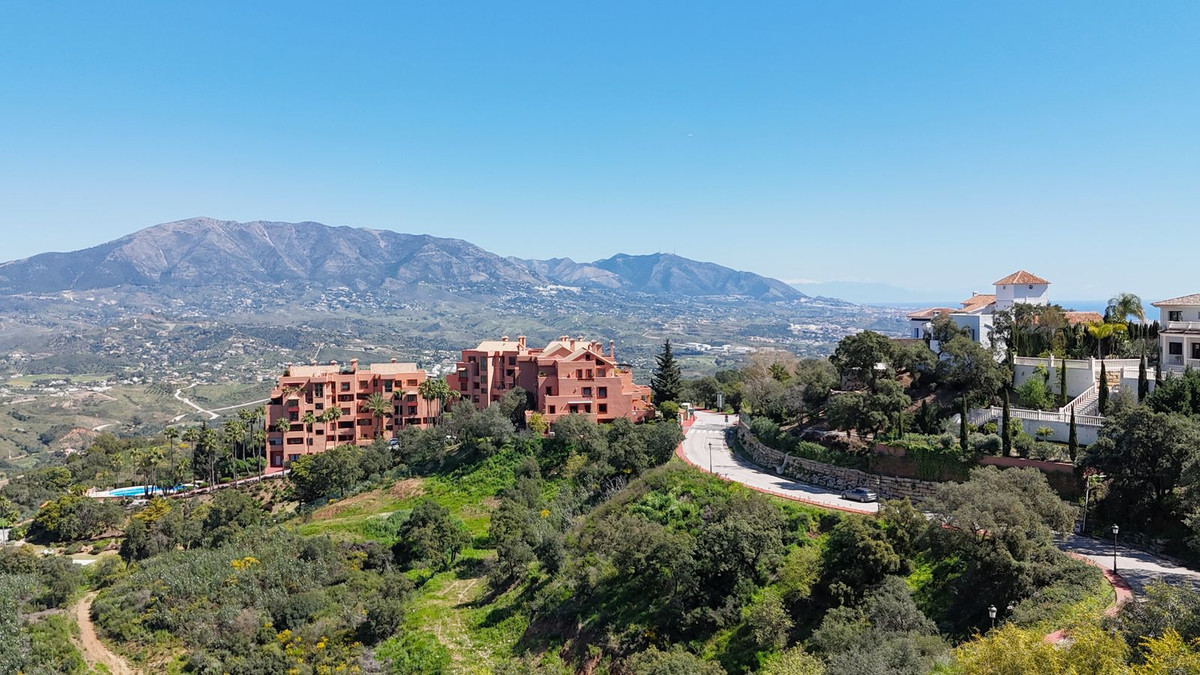 4 Bed Townhouse for sale in La Mairena Costa Del Sol, Málaga, Spain