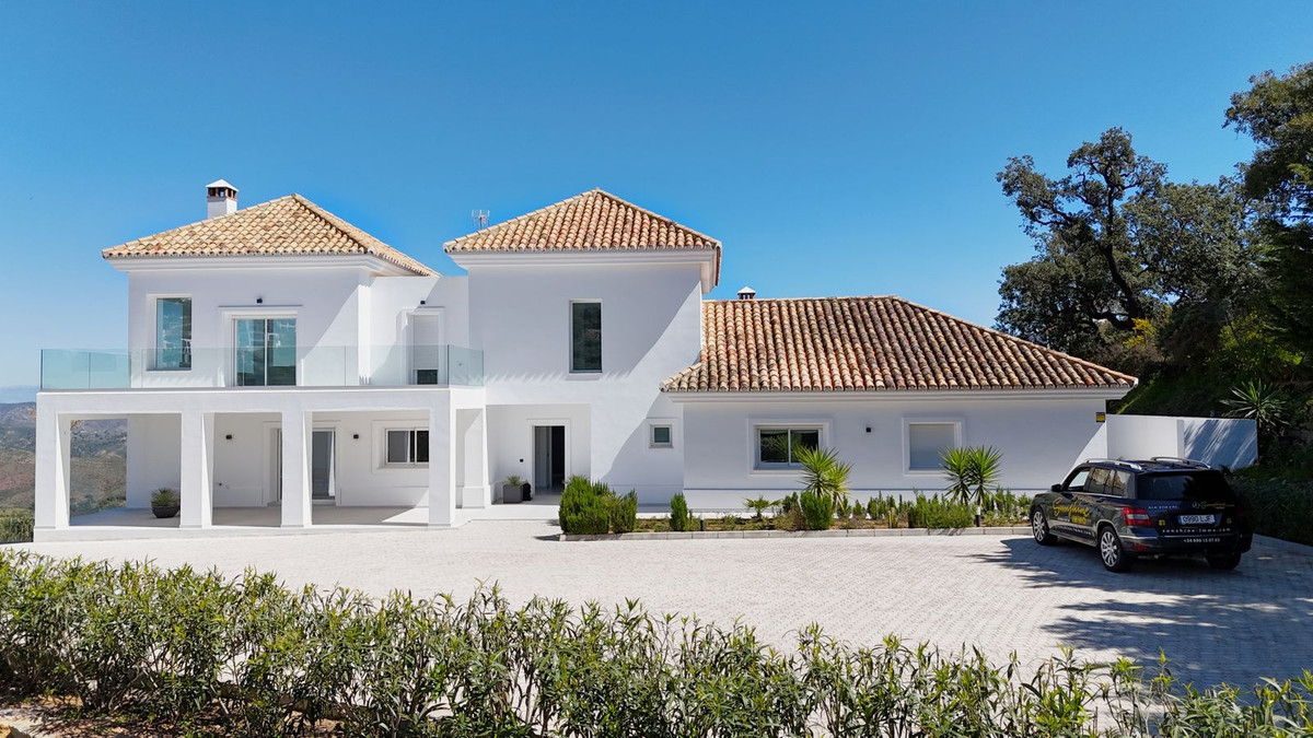 4 Bed Townhouse for sale in La Mairena Costa Del Sol, Málaga, Spain