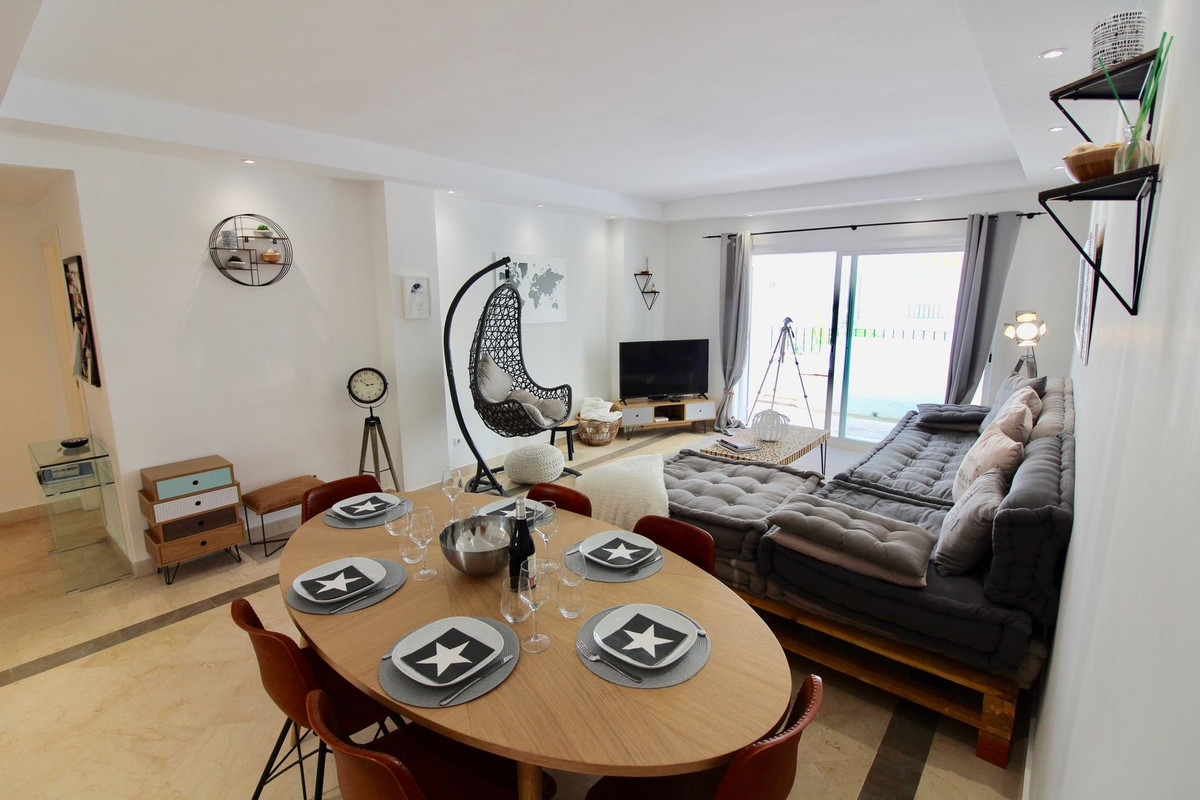 3 Bed Apartment for sale in El Presidente Costa Del Sol, Málaga, Spain