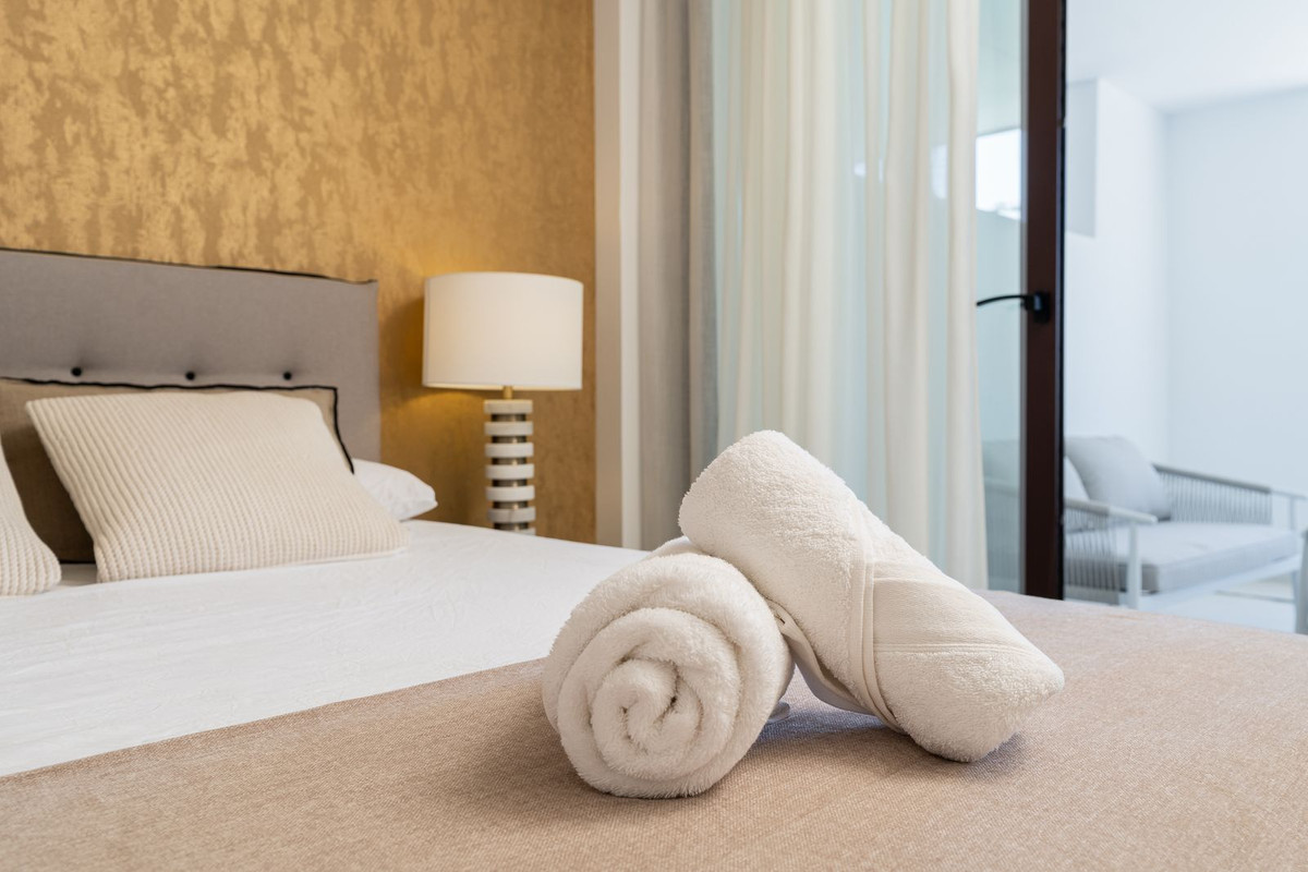 2 Bed Apartment for sale in Fuengirola Costa Del Sol, Málaga, Spain