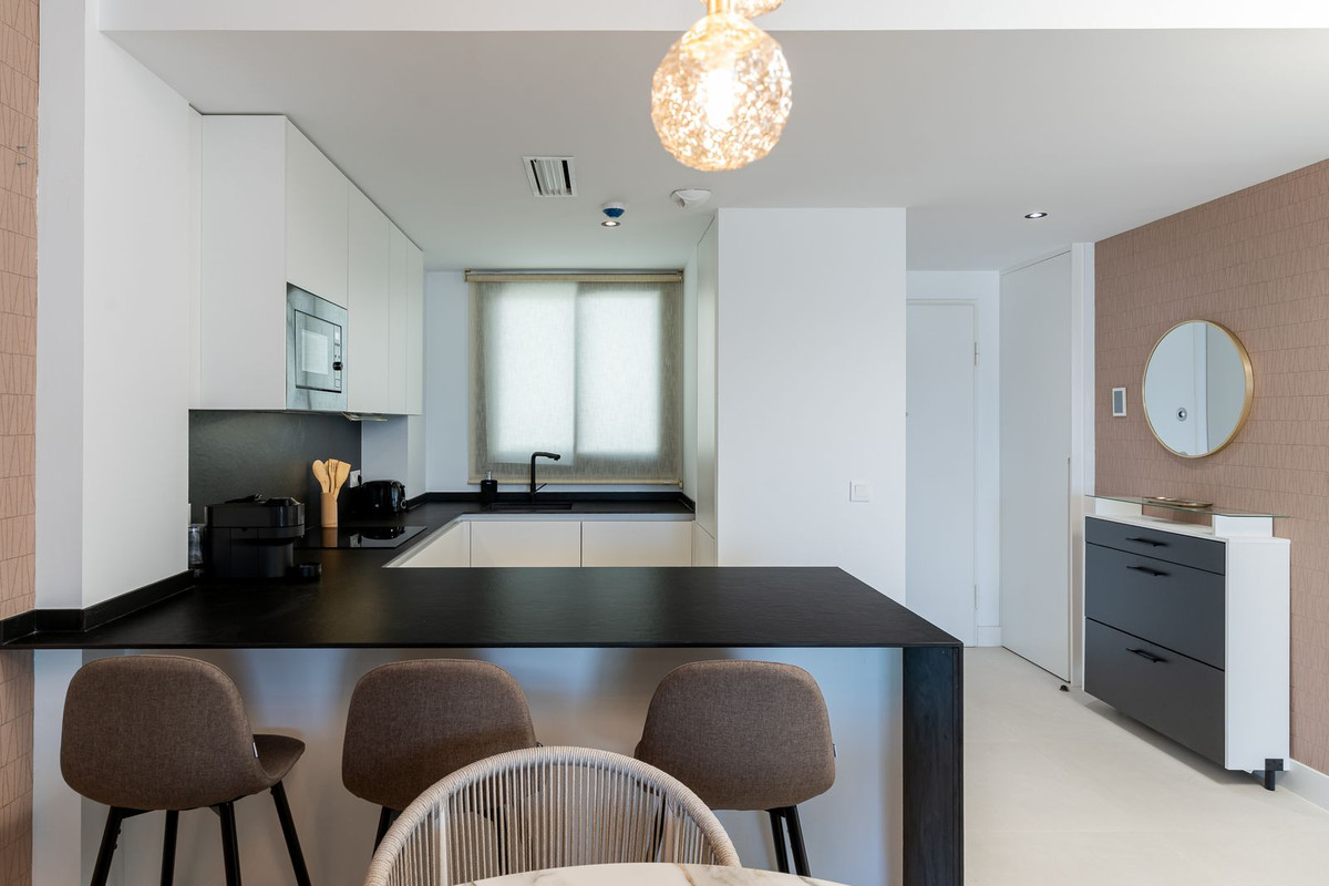 2 Bed Apartment for sale in Fuengirola Costa Del Sol, Málaga, Spain