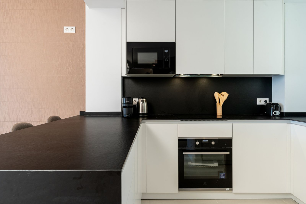2 Bed Apartment for sale in Fuengirola Costa Del Sol, Málaga, Spain