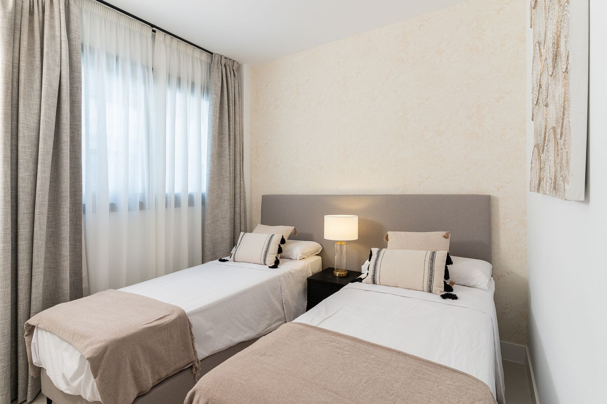 2 Bed Apartment for sale in Fuengirola Costa Del Sol, Málaga, Spain