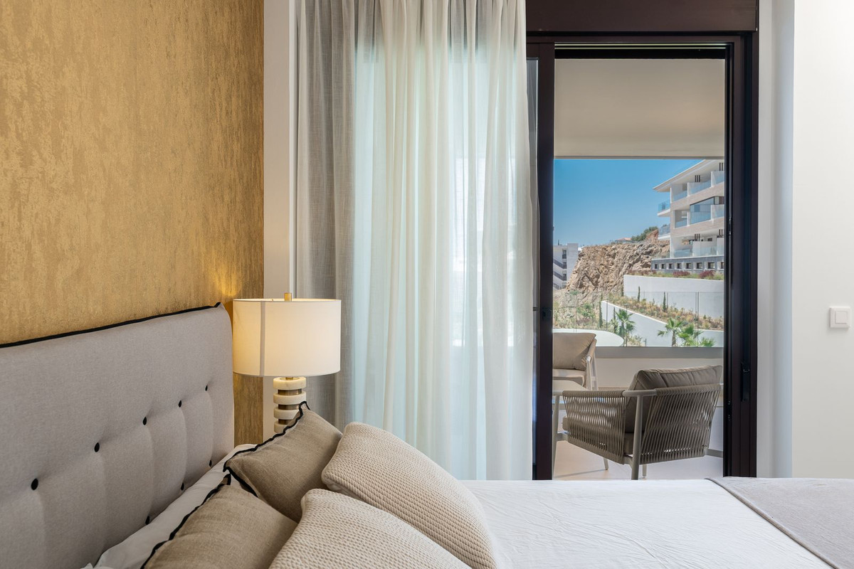 2 Bed Apartment for sale in Fuengirola Costa Del Sol, Málaga, Spain