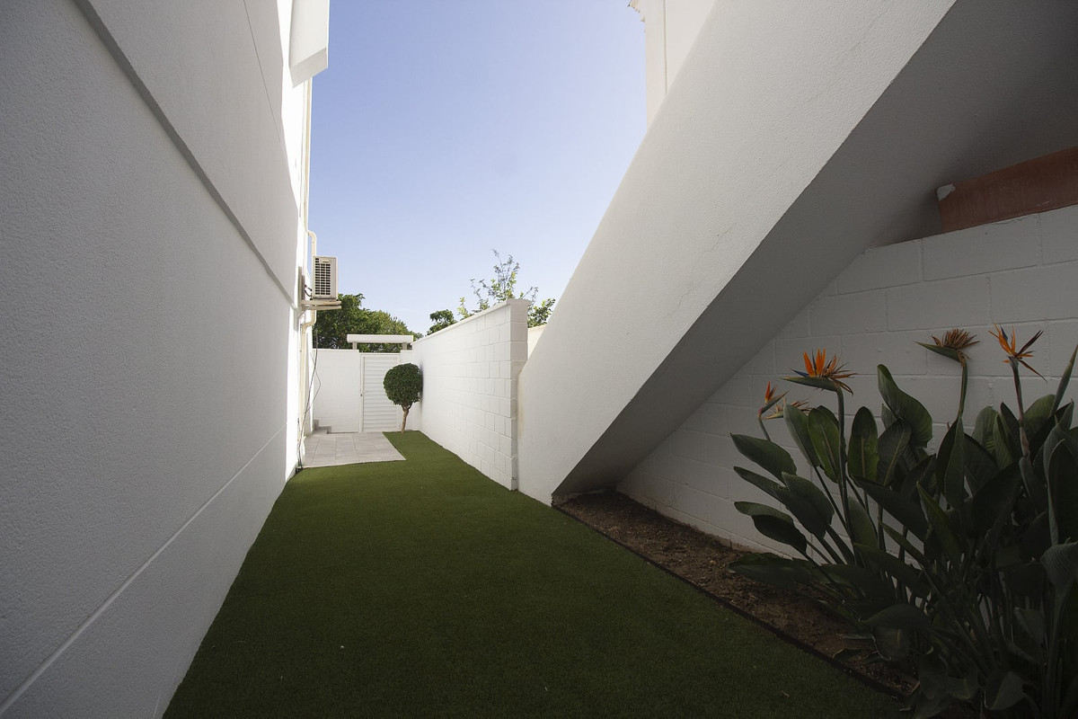 3 Bed Townhouse for sale in Benalmadena Costa Del Sol, Málaga, Spain