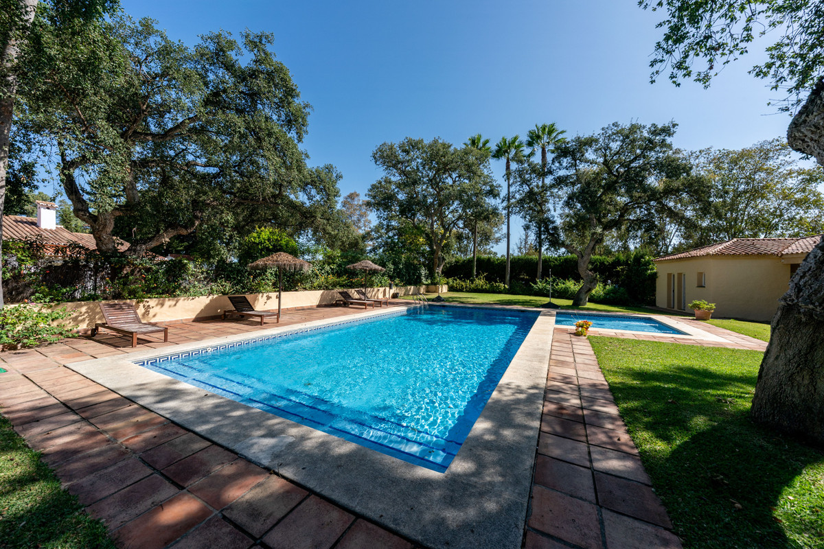 Se vende Villa - Chalet de 5 dormitorios en Costa Del Sol, Cadiz, España