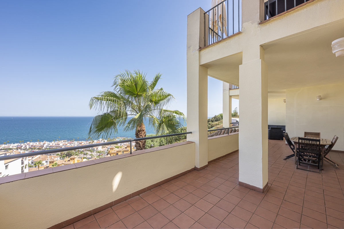 3 Bed Apartment for sale in Manilva Costa Del Sol, Málaga, Spain