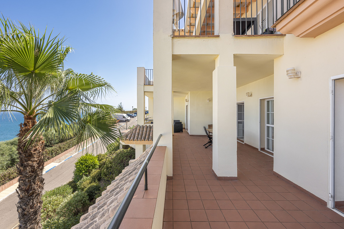 3 Bed Apartment for sale in Manilva Costa Del Sol, Málaga, Spain