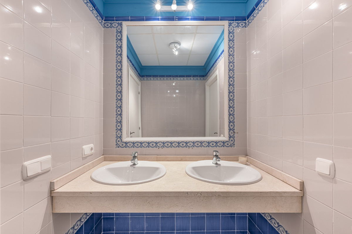 3 Bed Apartment for sale in Manilva Costa Del Sol, Málaga, Spain